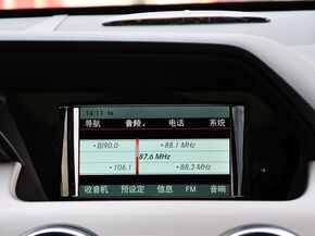 北京奔驰  GLK300 3.0L 自动 中控仪表台上方
