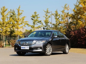 广汽本田  2.4L EX 车辆左前45度视角