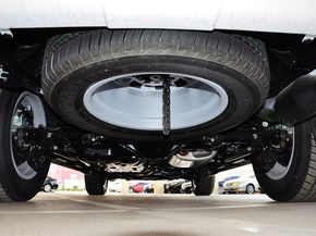 雷克萨斯  400 后底部特写