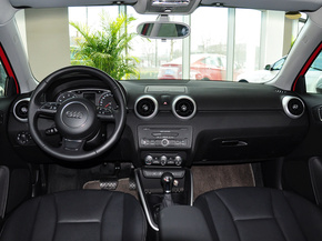 奥迪(进口) 30 TFSI 中控台整体