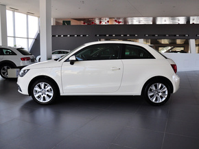 奥迪(进口)  30 TFSI 车辆左正侧视角