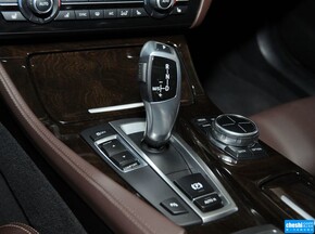 华晨宝马  535Li 挂档把手特写