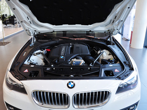 华晨宝马  535Li 发动机局部特写