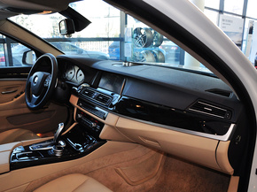 华晨宝马  535Li 中控台右侧