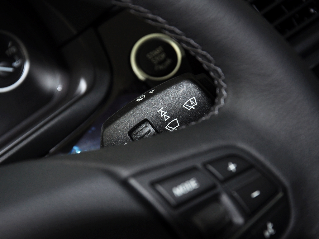 华晨宝马  525Li 方向盘右侧控制杆