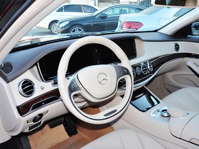奔驰(进口)  S400L 3.0T 自动 中控台左侧