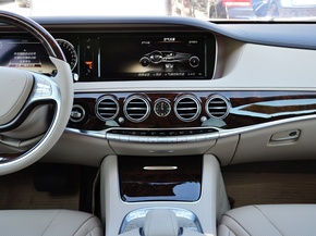 奔驰(进口)  S400L 3.5L AT 中控仪表台总特写