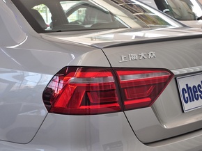 上海大众  1.4T DSG 车辆左后大灯45度视角