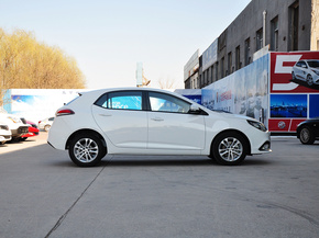 MG  1.5T 自动 车辆正右侧