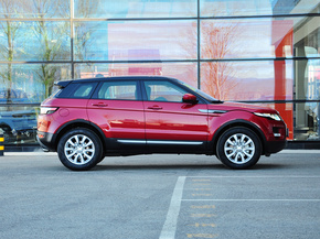 路虎  2.0T 车辆正右侧