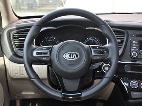 东风悦达起亚  2.0L AT 方向盘整体