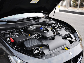 玛莎拉蒂  3.0T 自动 发动机主体特写