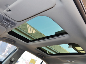 东风悦达起亚  2.0T AT 车顶内部特写