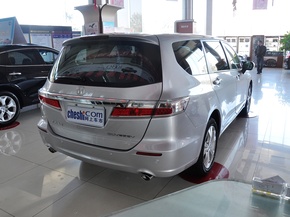 广汽本田  2.4L 自动 车辆右侧尾部视角