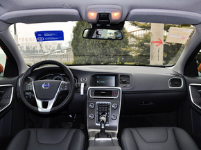 沃尔沃亚太 2.0T 中控台整体