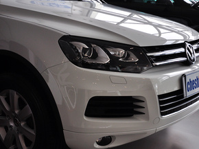 大众(进口)  3.0TSI 车辆右前大灯45度视角