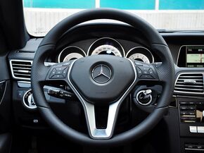 奔驰(进口)  E200 方向盘整体