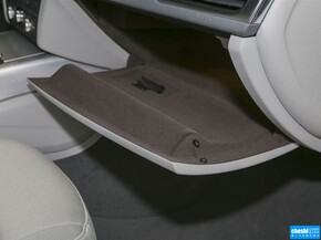 一汽奥迪  TFSI 手套箱整体特写