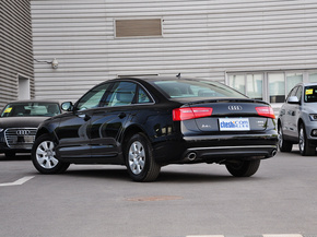 一汽奥迪  TFSI 手动 车辆左后45度视角