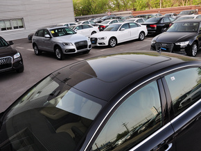 一汽奥迪  50 TFSI 车顶前部