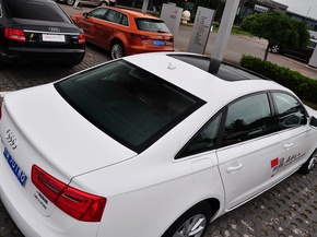 一汽奥迪 30 FSI 车顶后部