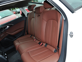 一汽奥迪  30 FSI 第二排座椅45度视角