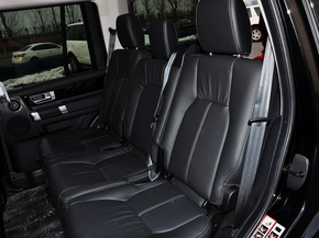 路虎  3.0T V6 SC 第二排座椅45度视角