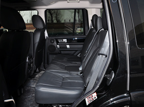 路虎  3.0T V6 SC 第二排座椅正视图