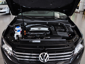 上海大众  1.8TSI DSG 发动机局部特写