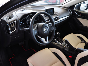 长安马自达  三厢 2.0L 自动 中控台左侧