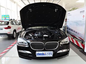 宝马(进口)  7系 车辆发动机舱整体