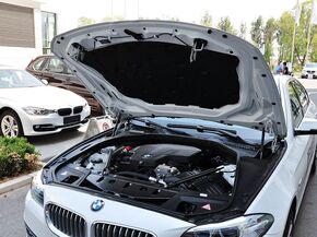 华晨宝马  528Li 发动机主体特写