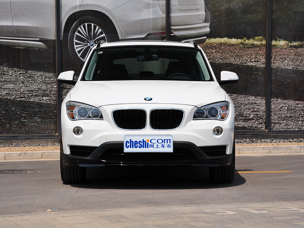 华晨宝马 sDrive18i 车头正面视角