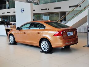 沃尔沃亚太  2.0T 自动 车辆左后45度视角