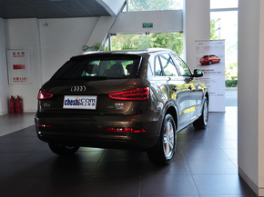 一汽奥迪  35 TFSI 车辆右侧尾部视角