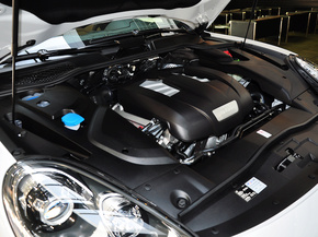 保时捷  Cayenne 3.0T 发动机主体特写
