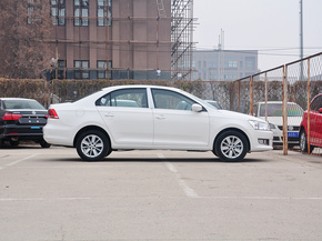 上海大众  1.6L 自动 车辆正右侧