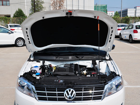 上海大众  1.4TSI DSG 发动机局部特写