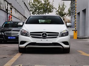 奔驰(进口)  A 180 车头正面视角