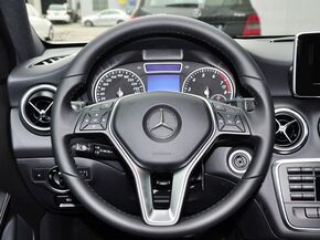 奔驰(进口)  A 180 方向盘整体