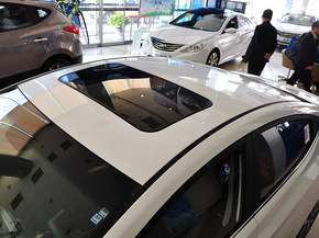 北京现代  1.6L 自动 车顶前部