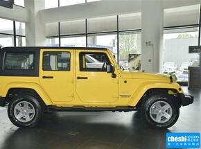 Jeep  2.8TD 自动 车辆正右侧