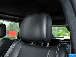 Jeep  3.6L 自动 驾驶席座椅头枕特写