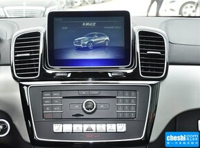 奔驰(进口)  GLE 320 4MATIC 中控仪表台上方
