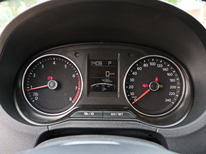 上汽大众  1.6L 仪表盘