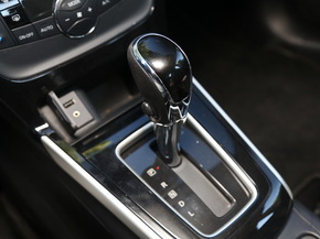 东风日产  1.8XV 换挡杆