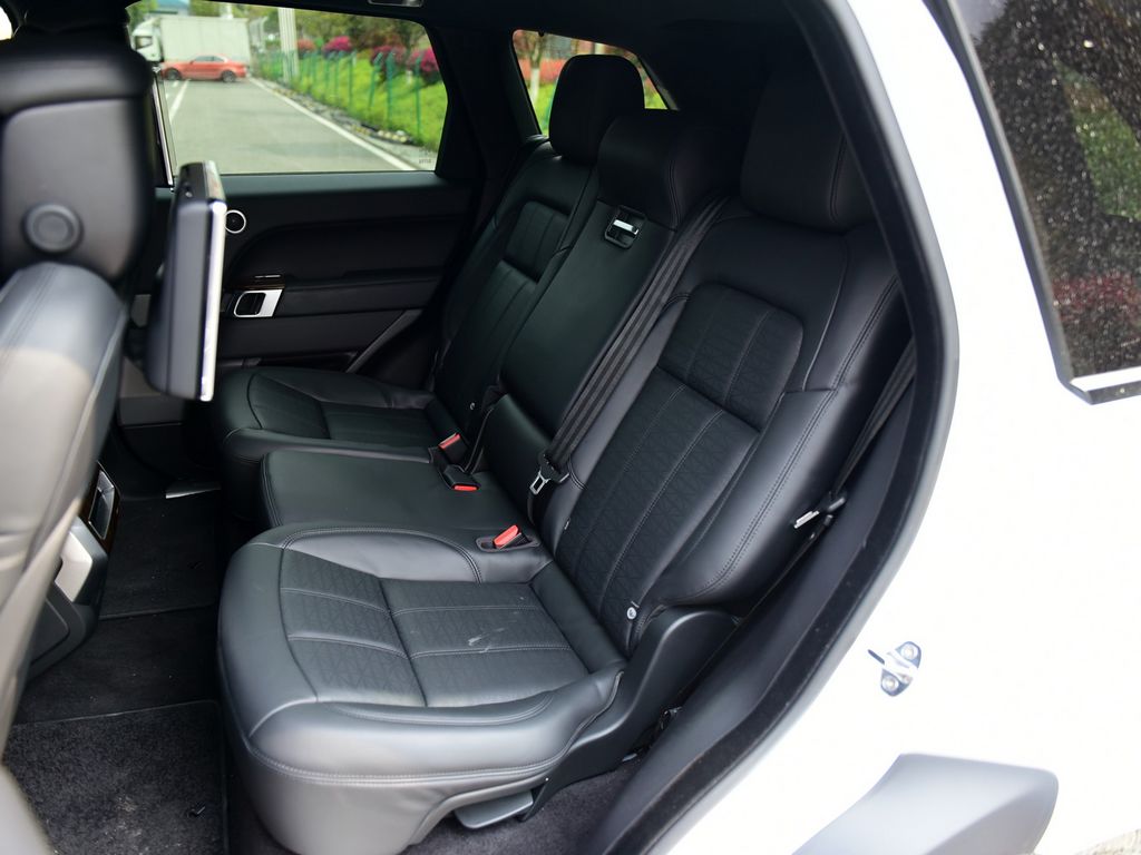 路虎   第二排座椅