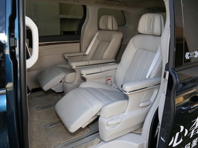 广汽传祺  320T 第二排座椅