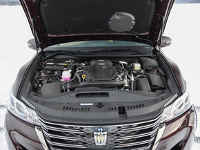 一汽丰田  2.0T 发动机舱