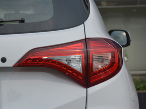 比亚迪  1.5TI 右后尾灯